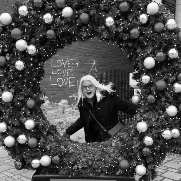 Meet your Posher, Laura - Picture 1 of 1